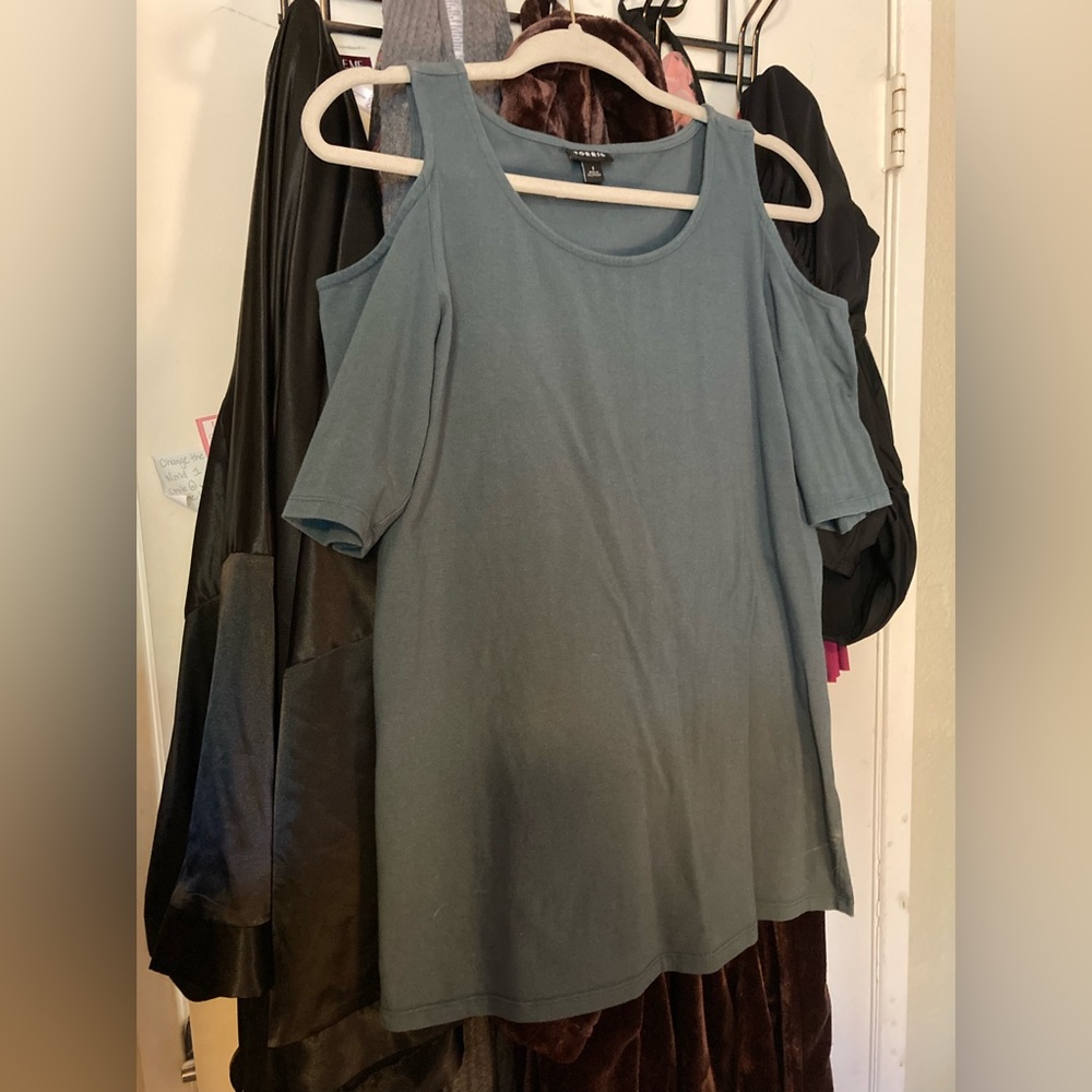 TORRID blue cold-shoulder shirt in sz1 (1x)
